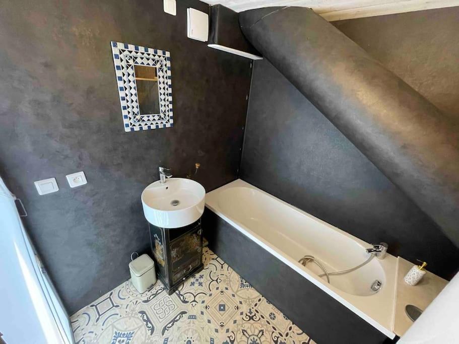 La Tiny House De Chaparon Lägenhet Lathuile Exteriör bild